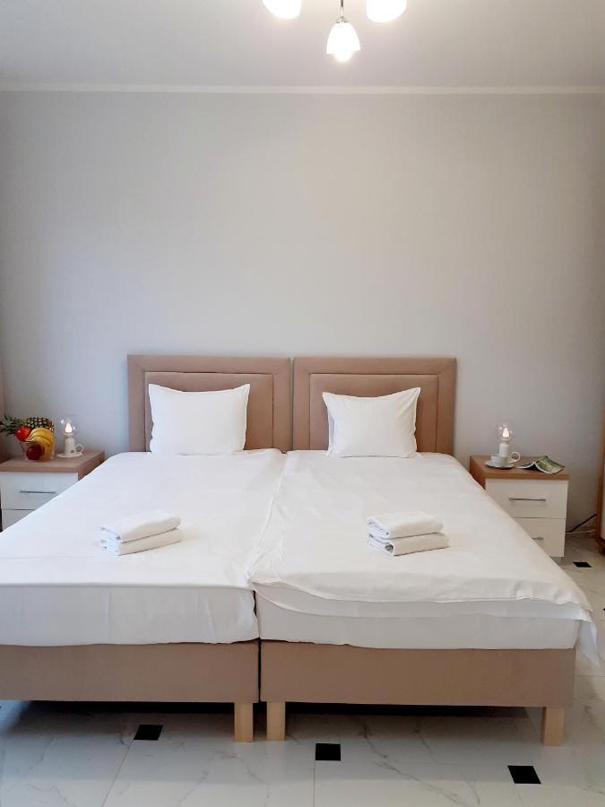 Guest Residence Bielany Wrocławskie Extérieur photo